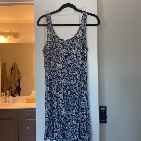 Soft floral sundress - Picture 3 of 5